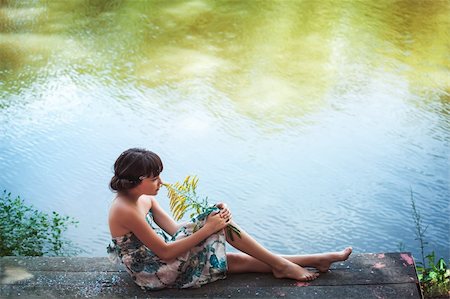 simsearch:400-06520162,k - Girl in blue dress sitting by a lake Stock Photo - Budget Royalty-Free & Subscription, Code: 400-06520168