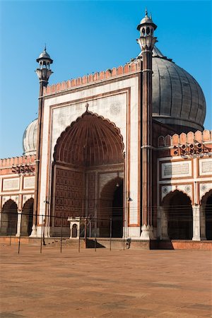 exterior design of mosque - Main entrance in Jama Masjid Mosque, Old Dehli, India Stock Photo - Budget Royalty-Free & Subscription, Code: 400-06520649