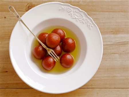 close up of indian dessert gulab jamun Foto de stock - Super Valor sin royalties y Suscripción, Código: 400-06521644