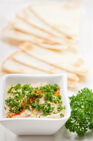 fresh traditional moutabal baba ghanoush eggplant dip Photographie de stock - Aubaine LD & Abonnement, Code: 400-06522390