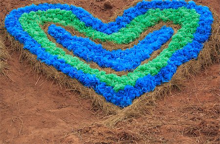 simsearch:400-04801683,k - symbol of love - colour full heart on soil  background Stock Photo - Budget Royalty-Free & Subscription, Code: 400-06530088