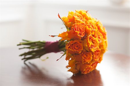 eelnosiva (artist) - wedding bouquet of orange roses Foto de stock - Royalty-Free Super Valor e Assinatura, Número: 400-06530680