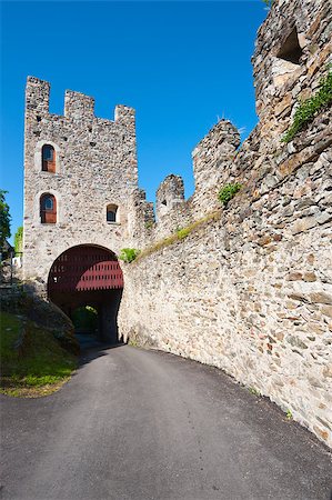 simsearch:400-08431858,k - Fortress Pergine Castle in the Italian Dolomites Foto de stock - Super Valor sin royalties y Suscripción, Código: 400-06530921