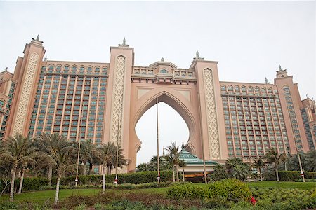 dubai resorts - Hotel Atlantis on Palm Jumeirah, one of the three Palm Islands in Dubai, United Arab Emirates. Stock Photo - Budget Royalty-Free & Subscription, Code: 400-06555914