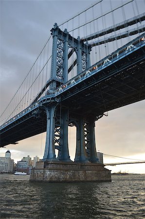 suspension cable - Williamsburg Bridge as seen from Manhattan Stock Photo - Budget Royalty-Free & Subscription, Code: 400-06556749