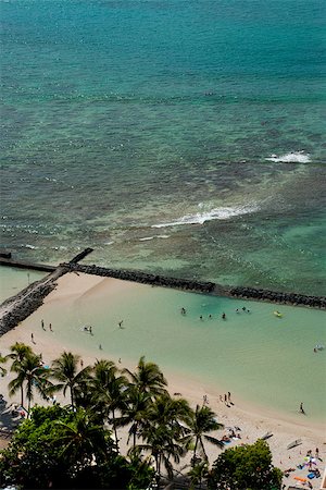 simsearch:400-06557675,k - A view of Waikiki beach above. Oahu, Hawaii. Foto de stock - Super Valor sin royalties y Suscripción, Código: 400-06558130
