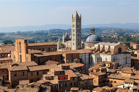 simsearch:400-06568105,k - Aerial View on Siena and Santa Maria Cathedral, Tuscany, Italy Stockbilder - Microstock & Abonnement, Bildnummer: 400-06558220