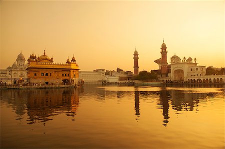 simsearch:400-07990369,k - Sunrise at Golden Temple in Amritsar, Punjab, India. Stock Photo - Budget Royalty-Free & Subscription, Code: 400-06558376