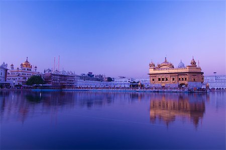 simsearch:400-08428658,k - Sunrise at Golden Temple, Amritsar, Punjab state,India, Asia Fotografie stock - Microstock e Abbonamento, Codice: 400-06558380