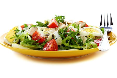 simsearch:400-06641159,k - Salad with tomatoes and chicken on a white background. Foto de stock - Super Valor sin royalties y Suscripción, Código: 400-06558969