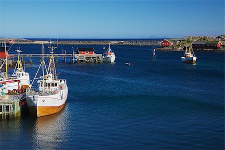 simsearch:400-06557083,k - Traditional norwegian fishing boats in town of Reine on Lofoten islands Stockbilder - Microstock & Abonnement, Bildnummer: 400-06559300