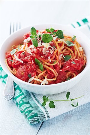 spaghetti with tomato sauce, parmesan and oregano Stockbilder - Microstock & Abonnement, Bildnummer: 400-06564310