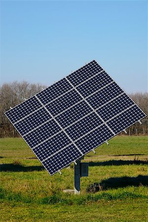 A Bright solar panel in the nature Foto de stock - Super Valor sin royalties y Suscripción, Código: 400-06565427