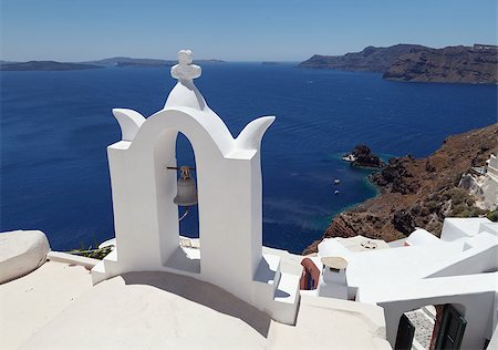 simsearch:400-08371615,k - Beautiful view of famous Greek churches in the mediterranean island of Santorini. Fotografie stock - Microstock e Abbonamento, Codice: 400-06565927