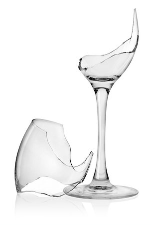 simsearch:400-07450722,k - Broken wine glass isolated on a white background Stock Photo - Budget Royalty-Free & Subscription, Code: 400-06567401