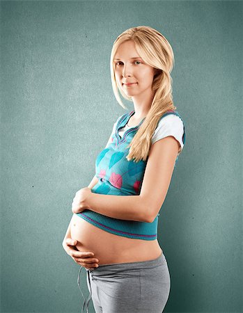 simsearch:400-04334843,k - Beautiful pregnant woman waiting for new life Foto de stock - Royalty-Free Super Valor e Assinatura, Número: 400-06568144