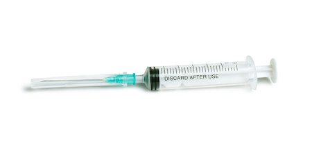 simsearch:400-07919695,k - Medical syringe white isolated studio shot Fotografie stock - Microstock e Abbonamento, Codice: 400-06568711