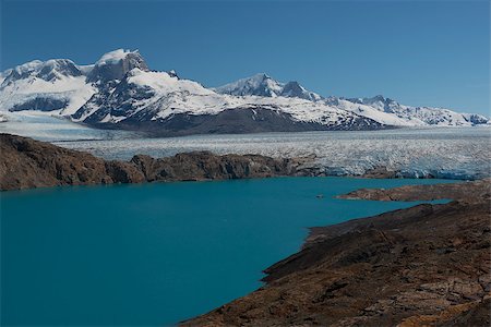 el calafate - Panoramic viewpoint over Upsala Glacier and Lake Argentino, near Estancia Cristina in Patagonia Foto de stock - Super Valor sin royalties y Suscripción, Código: 400-06560111