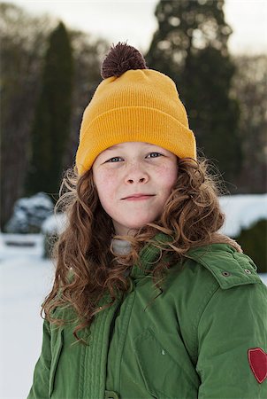 Outdoor winter portrait of a teenager girl Stock Photo - Budget Royalty-Free & Subscription, Code: 400-06560392