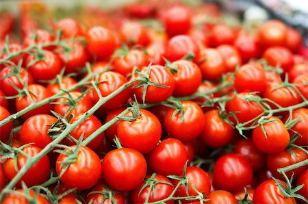 simsearch:400-04851035,k - fresh cherry tomato in box in supermarket Photographie de stock - Aubaine LD & Abonnement, Code: 400-06560655