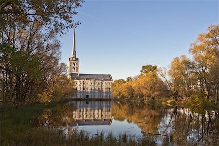 Temple Peter and Paul on the banks of the pond  Yaroslavl, Russia Photographie de stock - Aubaine LD & Abonnement, Code: 400-06638926