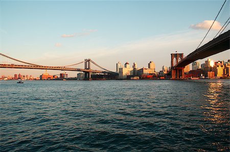 simsearch:400-05889565,k - Brooklyn and Manhattan bridges across East River in New York City. Foto de stock - Royalty-Free Super Valor e Assinatura, Número: 400-06639002