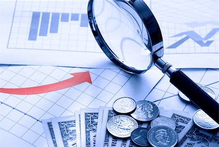 simsearch:400-06694744,k - Business concept. Magnifying glass and money on paper background with chart Fotografie stock - Microstock e Abbonamento, Codice: 400-06632001