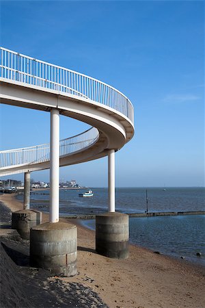 simsearch:400-06638821,k - Footbridge at Leigh-on-Sea, Essex, England, against a blue sky Photographie de stock - Aubaine LD & Abonnement, Code: 400-06644484