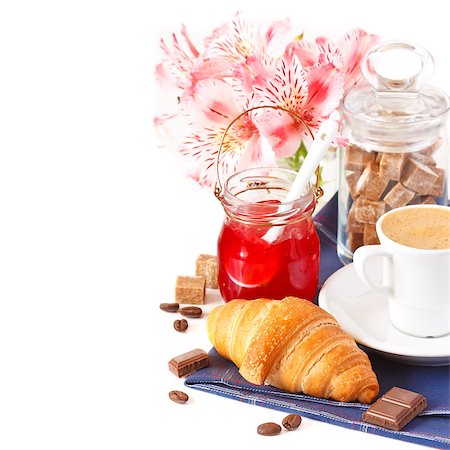 pictures of coffee beans and berry - Fresh croissant with berry jam and cup of coffee for breakfast. Foto de stock - Super Valor sin royalties y Suscripción, Código: 400-06645250