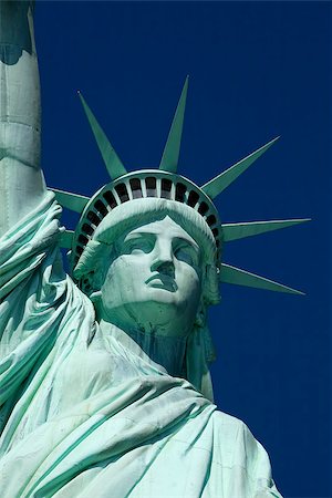 simsearch:400-06456471,k - The Statue of Liberty at New York City Photographie de stock - Aubaine LD & Abonnement, Code: 400-06640442