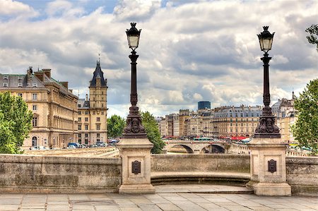 paris streetlight - Paris cityscape. View from famous Pont Neuf with traditional lamppost. France. Photographie de stock - Aubaine LD & Abonnement, Code: 400-06640740