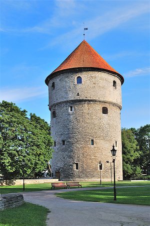 Tallinn, Estonia. Medieval tower Kiek-in-de-Kok Fotografie stock - Microstock e Abbonamento, Codice: 400-06641235