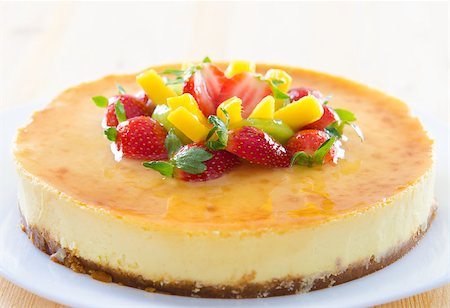 simsearch:400-06643502,k - Freshly homemade passion fruit cheese cake Photographie de stock - Aubaine LD & Abonnement, Code: 400-06643502