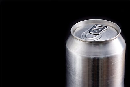 simsearch:400-06689258,k - Closed aluminium can against a black background Stock Photo - Budget Royalty-Free & Subscription, Code: 400-06689101