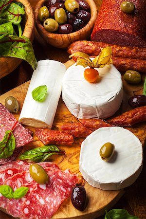 simsearch:400-06082979,k - Antipasto catering platter with different meat and cheese products Photographie de stock - Aubaine LD & Abonnement, Code: 400-06694618