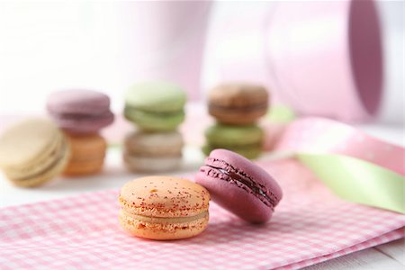 simsearch:400-06564979,k - Macaroons on napkin Stock Photo - Budget Royalty-Free & Subscription, Code: 400-06695274