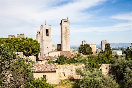 simsearch:400-07212378,k - Italy, Tuscany. San Gimignano medieval town with 14 defensive towers Foto de stock - Royalty-Free Super Valor e Assinatura, Número: 400-06695606