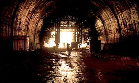 Railway tunnel under construction backlight horizontal warm light Foto de stock - Royalty-Free Super Valor e Assinatura, Número: 400-06697621