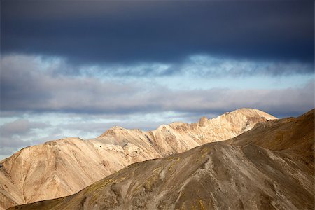 Mountain ridges in Landmannalaugar in South Iceland Foto de stock - Super Valor sin royalties y Suscripción, Código: 400-06698405