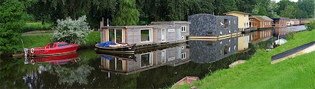 simsearch:400-05247157,k - luxury houseboats in a canal in Zwolle, Netherlands Foto de stock - Super Valor sin royalties y Suscripción, Código: 400-06699670