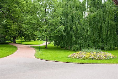 sergiyn (artist) - Walkway in Park Pepiner in Nancy, France; Foto de stock - Super Valor sin royalties y Suscripción, Código: 400-06692833