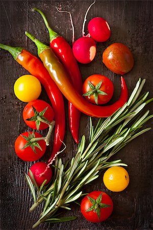 simsearch:400-06700975,k - Fresh ripe vegetables on a wooden board. Stock Photo - Budget Royalty-Free & Subscription, Code: 400-06701428