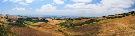 Landscape of the hills near Siena Tuscany Italy Foto de stock - Royalty-Free Super Valor e Assinatura, Número: 400-06738202