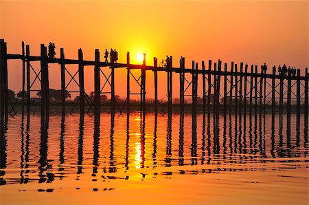 paya - U Bein bridge is one of the most famous tourist places in Myanmar Stock Photo - Budget Royalty-Free & Subscription, Code: 400-06739526
