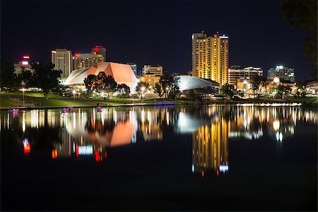 View on modern city at night (Adelaide, South Australia, Australia) Foto de stock - Royalty-Free Super Valor e Assinatura, Número: 400-06748736