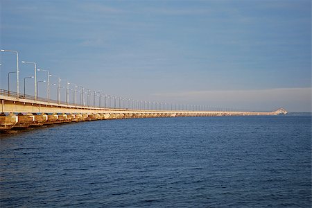 Olandsbridge Sweden. Bridge between the island Oland and mainland Sweden. Foto de stock - Super Valor sin royalties y Suscripción, Código: 400-06741470