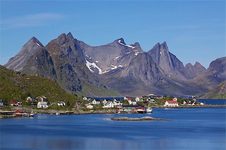 simsearch:400-06557083,k - Picturesque town of Reine by the fjord on Lofoten islands in Norway Stockbilder - Microstock & Abonnement, Bildnummer: 400-06741605