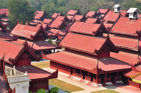 royal palace in myanmar - Mandalay is a tourist city in the North of Myanmar (Burma) Foto de stock - Super Valor sin royalties y Suscripción, Código: 400-06743629