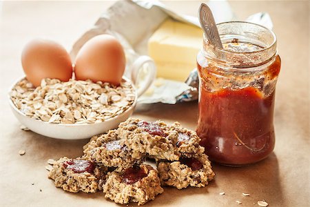 Cookies made from oat flakes and marmalade. Stock Photo - Budget Royalty-Free & Subscription, Code: 400-06758903