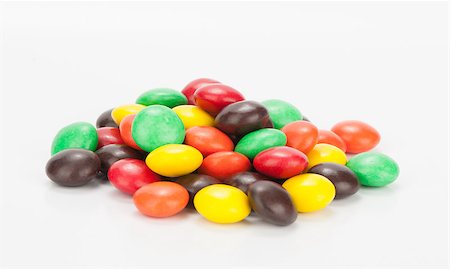 simsearch:859-03038099,k - colorful chocolate candies isolated on white Stockbilder - Microstock & Abonnement, Bildnummer: 400-06759739